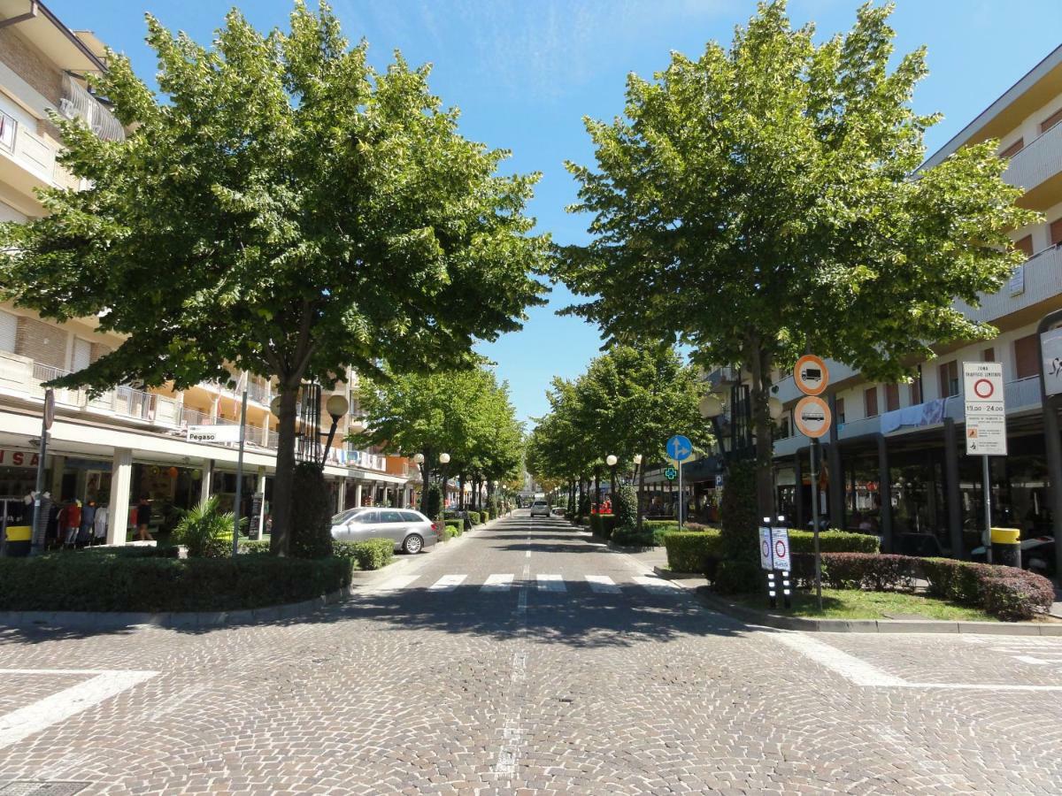 Gabbiano - Appartamenti Bibione Eksteriør bilde